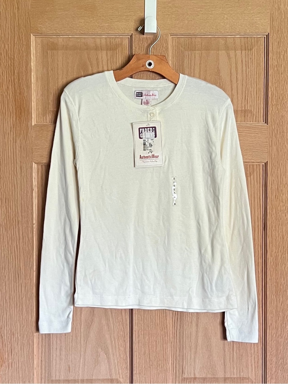 S Faded Glory NWT White Cotton Long Sleeve